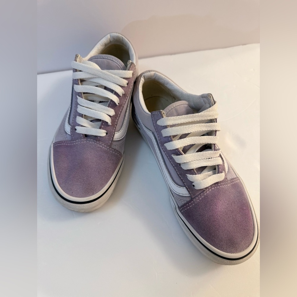 Vans Old Skool Shoe

Color lavender- purple